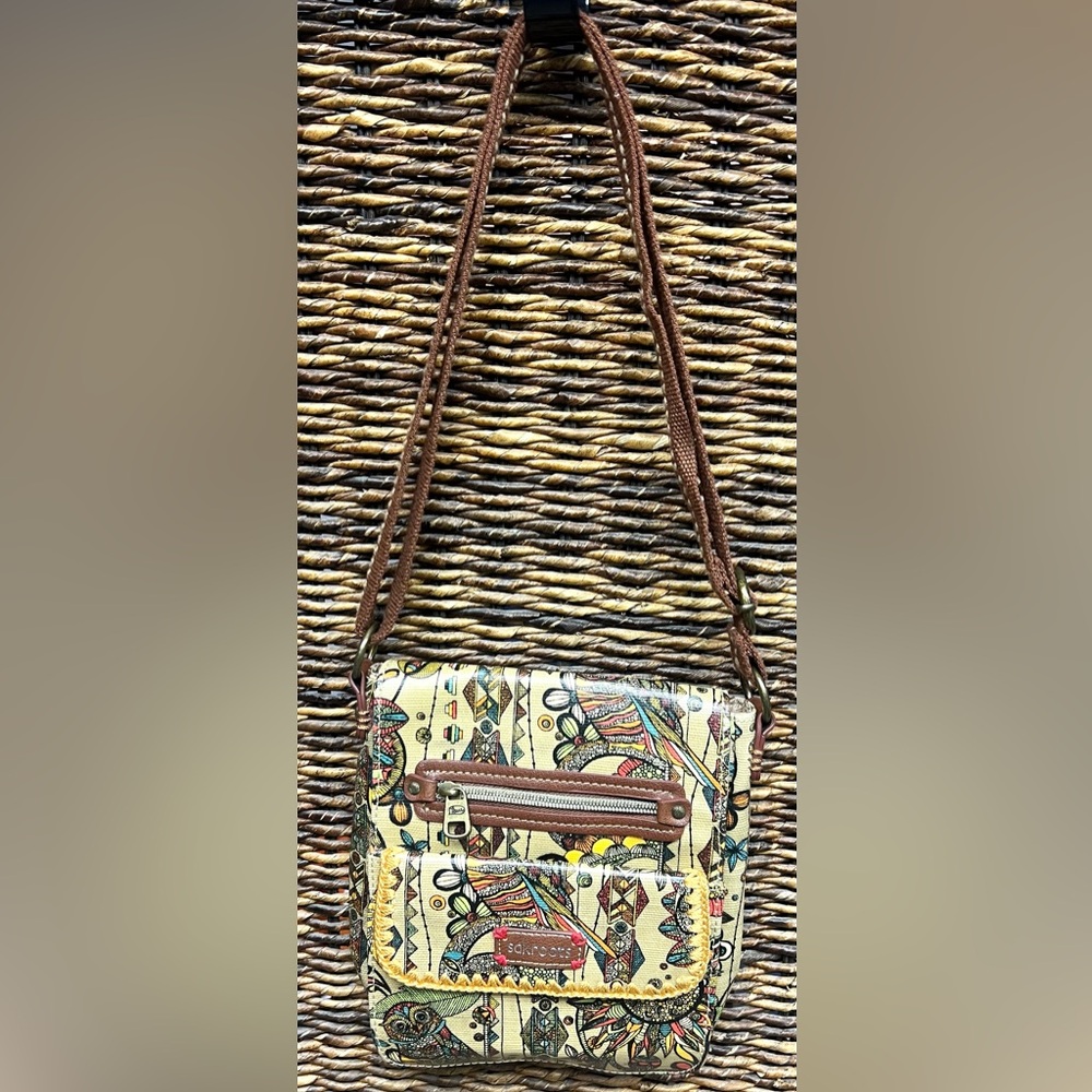 Sakroots- Owl/Printed Adjustable strap, Multiple pockets, Great condition
